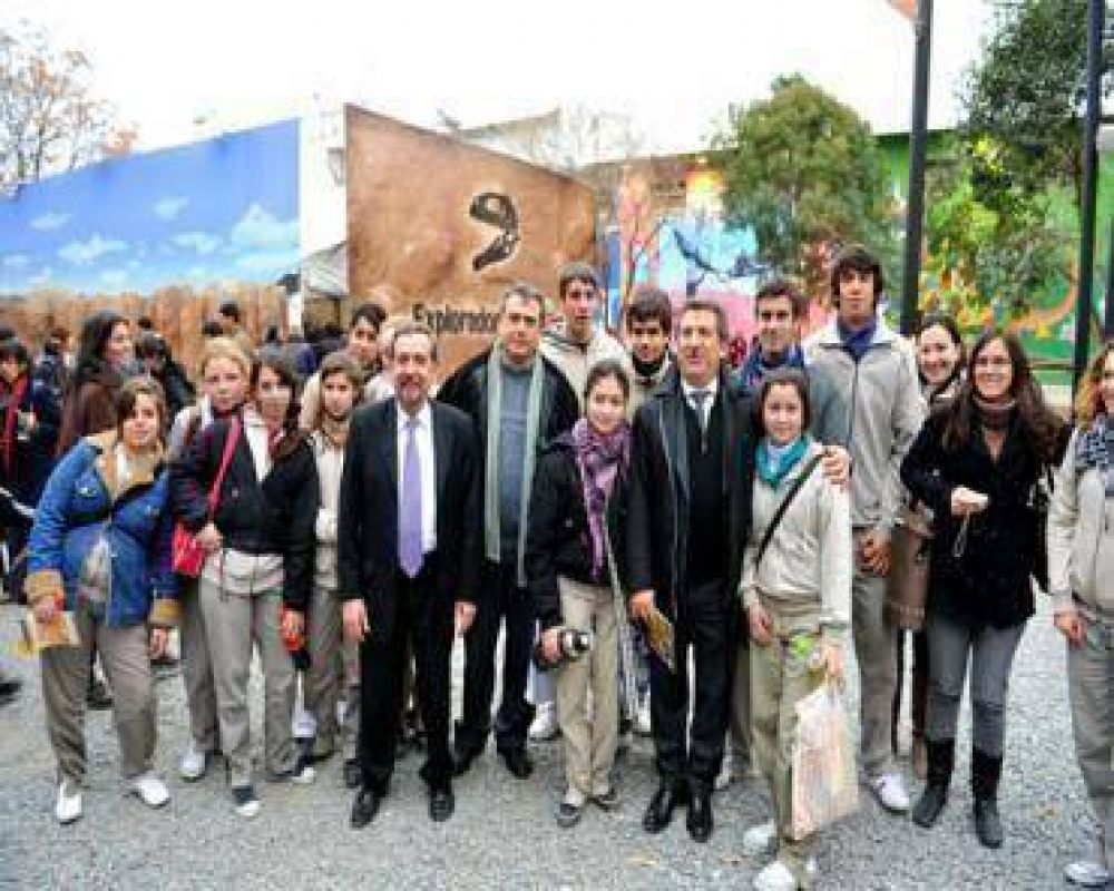 Urribarri visit� Tecn�polis con alumnos