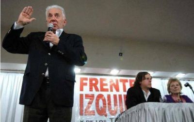 Altamira dijo ser el �nico que ofrece alternativas a la "bancarrota capitalista"