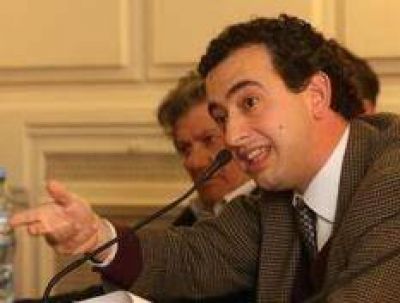 JAVKIN:�Tenemos que romper con el poder corporativo sindical�