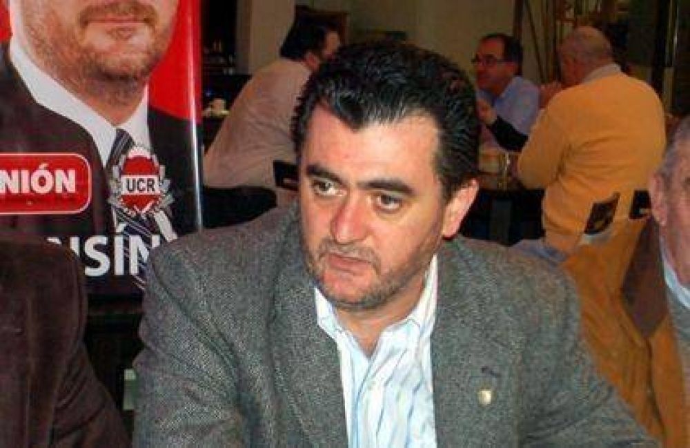 PEZZ:"La UCR no es una puerta giratoria que se entra o se sale en busca de un cargo�