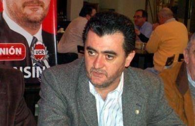 PEZZ:"La UCR no es una puerta giratoria que se entra o se sale en busca de un cargo�