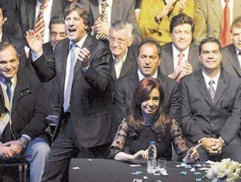Beder Herrera particip� del cierre de campa�a de Cristina 