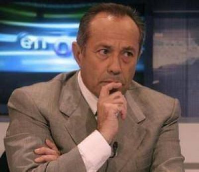 Adolfo sigue en campa�a aunque desestimaron su precandidatura a gobernador bonaerense