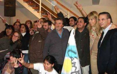 Silvina Garc�a Larraburu y Miguel Pichetto cerraron campa�a de elecciones primarias