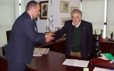  Buzzi acord� con Mujica ampliar la cooperaci�n