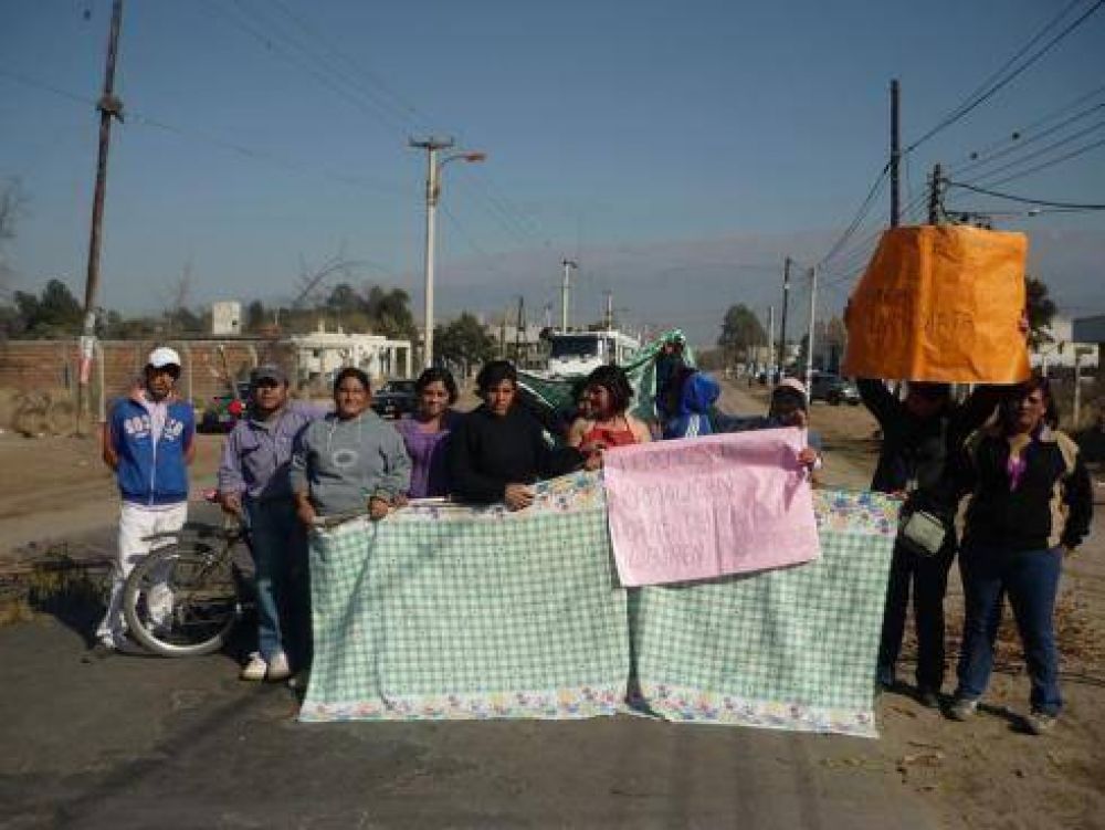 Padres cortaron una ruta por el cierre de un comedor escolar