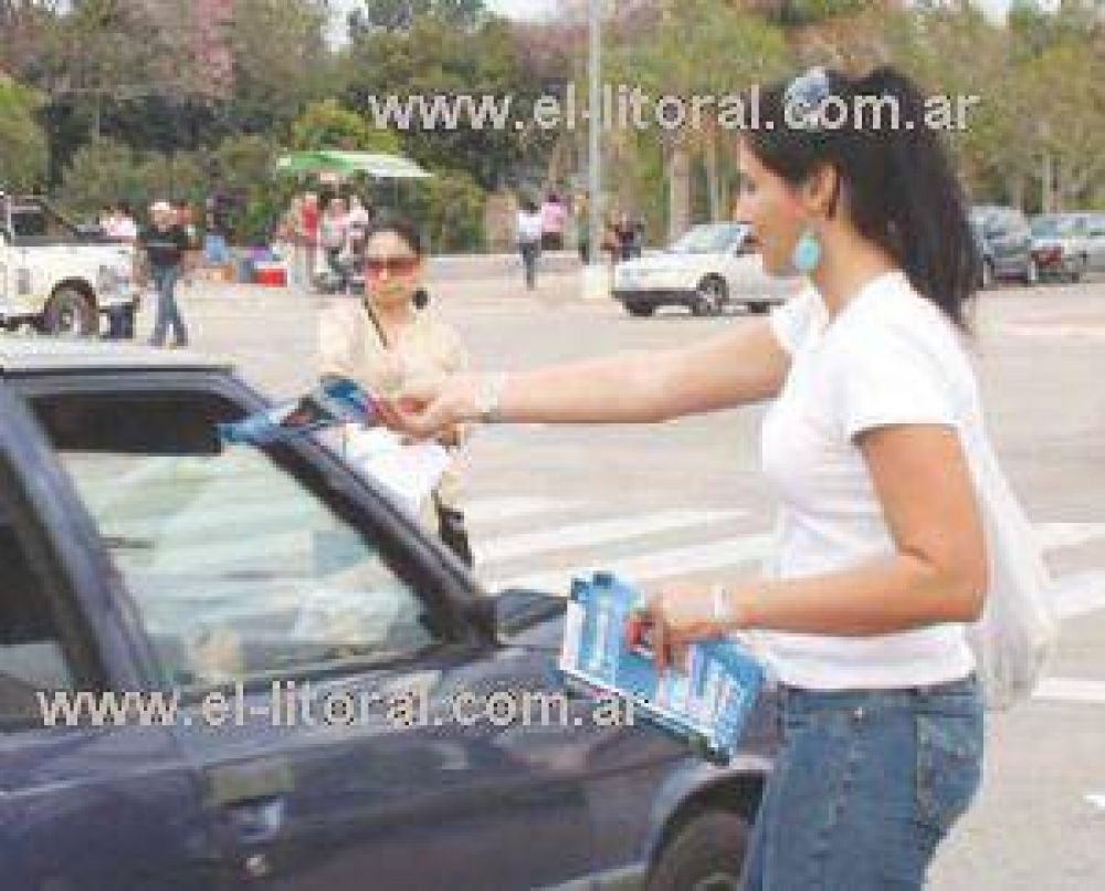 Misa y panfletos en el cierre de las campa�as