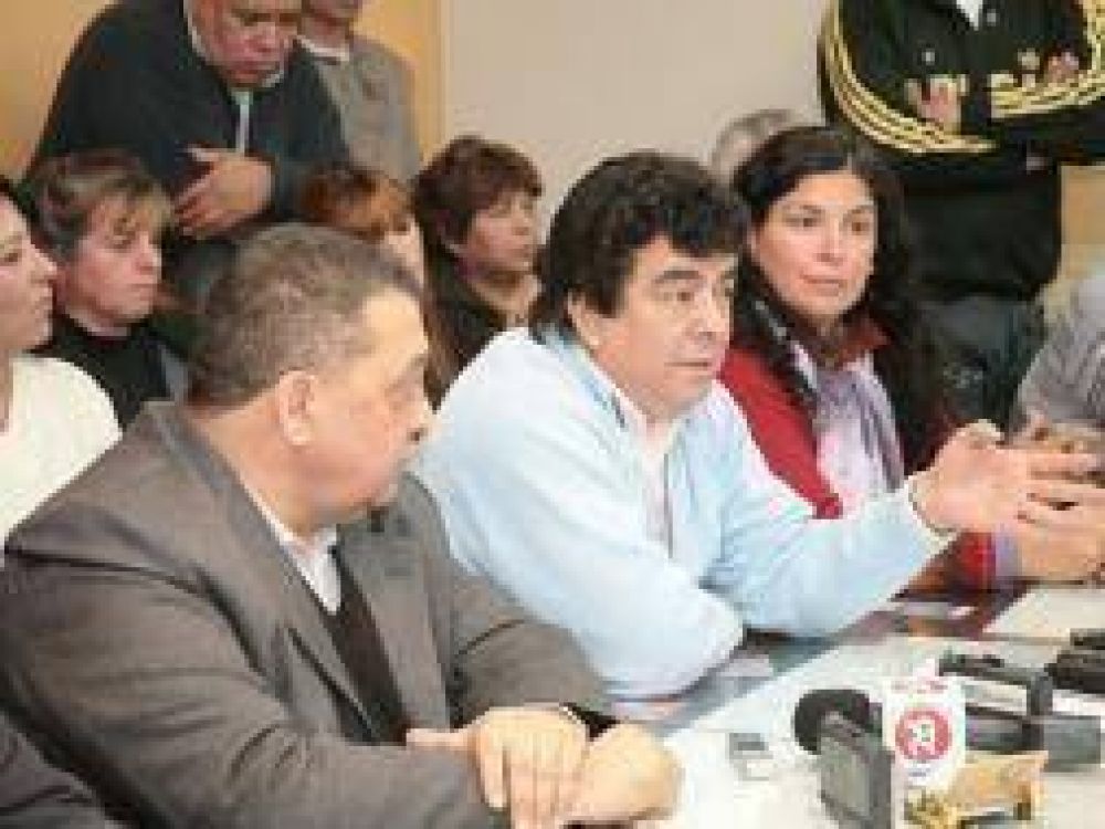La Matanza: D'El�a respald� al intendente Espinoza