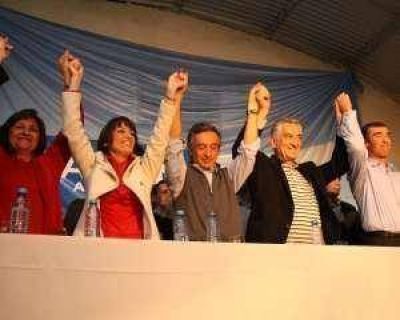 Basualdo y El Alberto en el cierre nacional