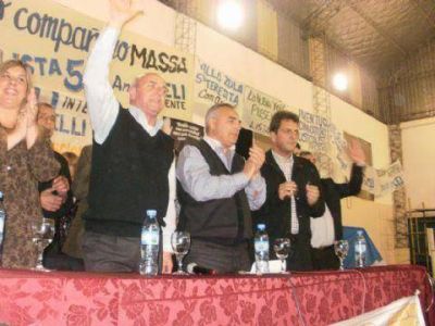 �ngel Celi cerr� su campa�a con la presencia de Sergio Massa
