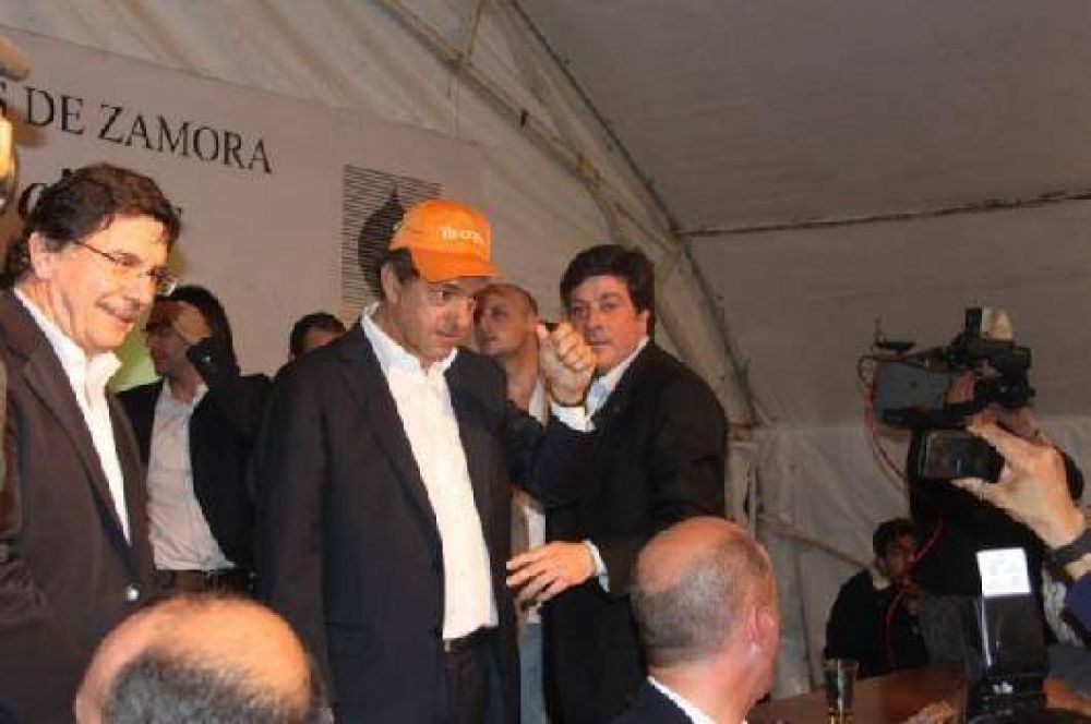 Scioli y Mariotto cerraron la campa�a con una reflexi�n sobre "la provincia del futuro"
