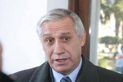 Emilio Fern�ndez: �Una adecuaci�n salarial en el Estado la podr�amos ver m�s cerca de fin de a�o�
