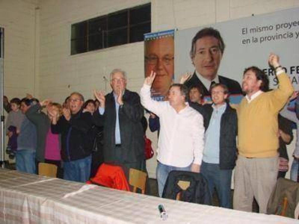 MULTITUDINARIO ACTO DEL FRENTE PARA LA VICTORIA