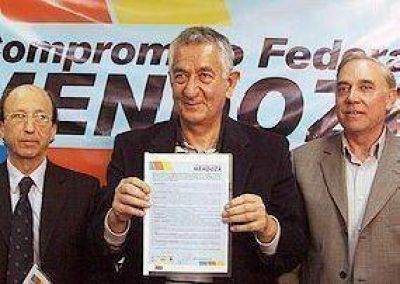 En el cierre, Rodr�guez Sa� prometi� vivienda para todos