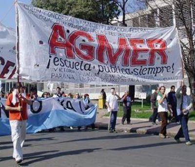 El gobierno recibi� a los docentes y prometi� hacer una propuesta salarial