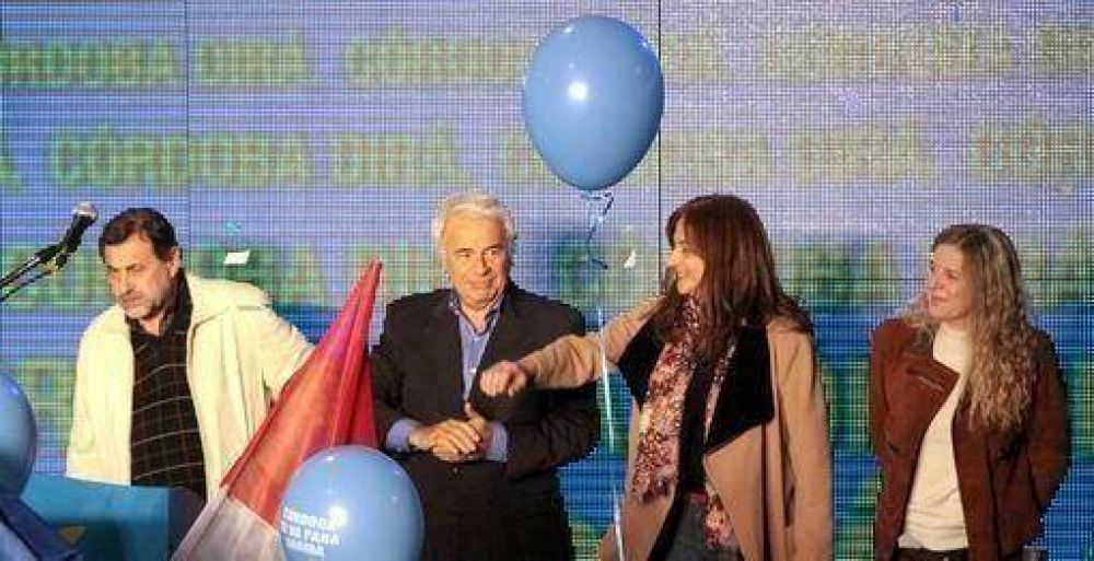 De la Sota invit� a elegir la �boleta corta�, y el PJ entrega votos �casa por casa�