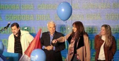 De la Sota invit� a elegir la �boleta corta�, y el PJ entrega votos �casa por casa�