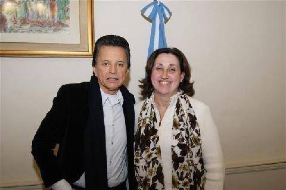 "Palito" Ortega brind� su apoyo a la precandidatura de Graciela Rosso