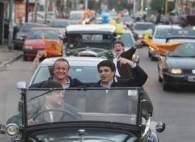 Jorge Macri cerr� su campa�a con una caravana junto a Miguel del Sel  