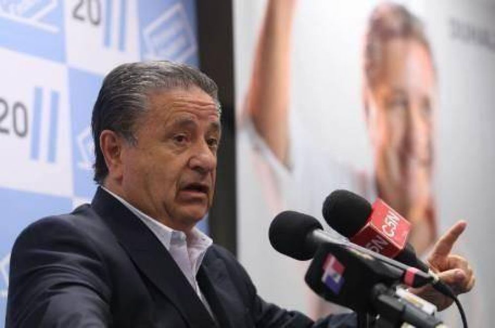 DUHALDE: "BUSCAMOS CONSTRUIR UN GOBIERNO DE UNIDAD NACIONAL"   