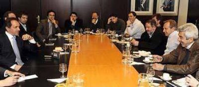 Scioli: "Formo parte de un equipo que viene transformando a la Argentina desde hace diez a�os"	