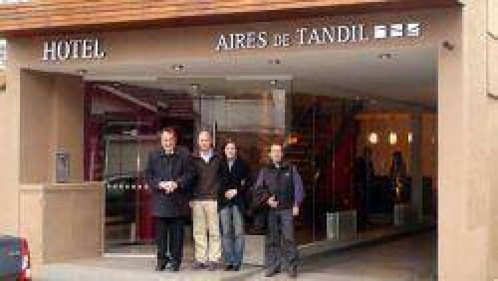 El intendente Lunghi recorri� el nuevo hotel construido en la ciudad y que demand� una importante inversi�n