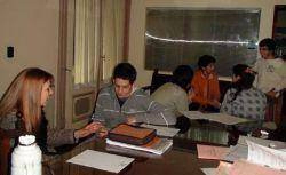 Concejales j�venes indagaron sobre obras de infraestructura en establecimientos educativos