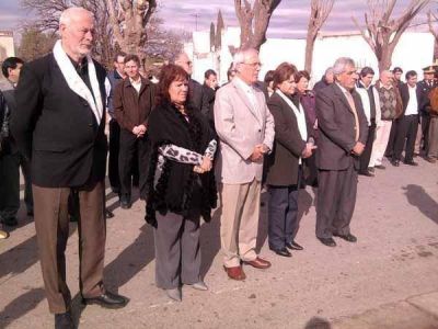 Vicegobernador presidi� los festejos del 129 aniversario de Acha 
