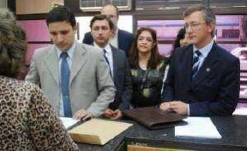 Magistrados promovieron una acci�n de amparo contra el gobierno por los bajos sueldos