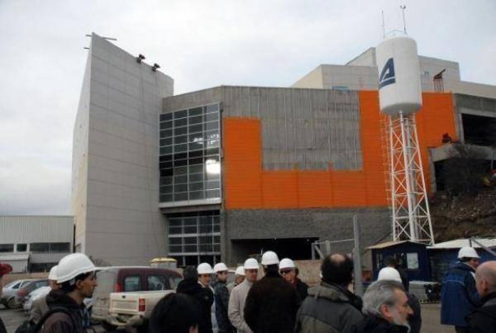 Gobierno y empresarios destacaron los avances del Paseo del Fuego Shopping Center