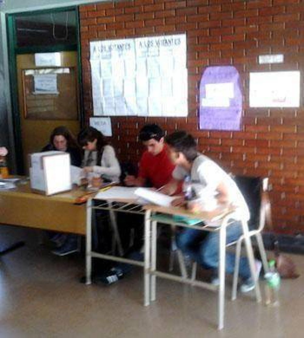 Los colegios ya est�n listos para las Elecciones Primarias 