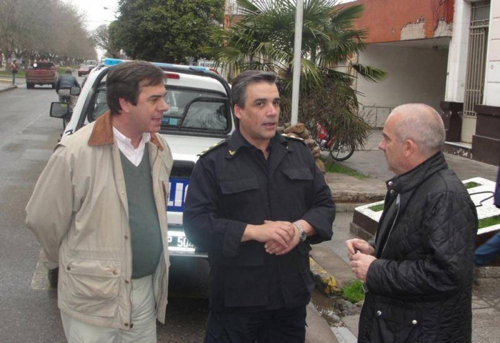 SE ENTREGARON SEIS MOVILES POLICIALES NUEVOS PARA LA ESTACION DE BALCARCE 