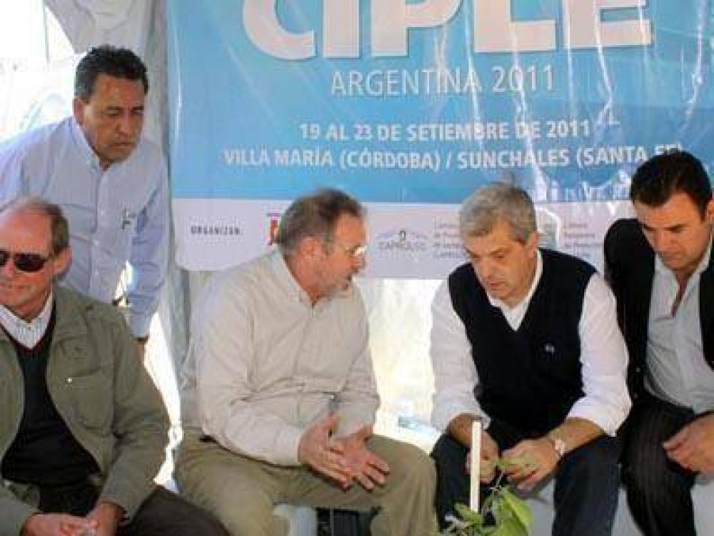 SUPLEMENTO AGROPECUARIO: Se ultiman detalles del Congreso Internacional de Productores de Leche