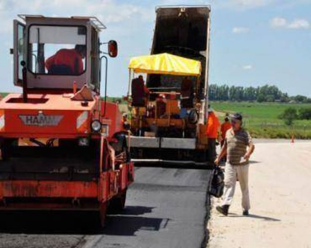 Se realizan obras en rutas por 260 millones de pesos