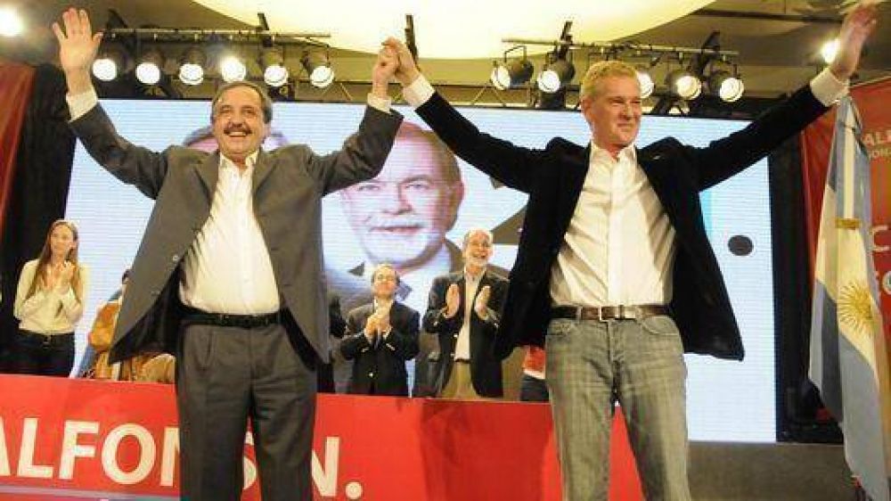 Alfons�n: "Ahora empieza la campa�a en serio" 