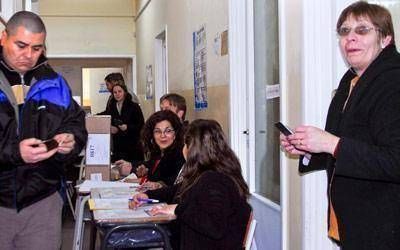 Las mesas mixtas unieron a la familia a la hora de votar