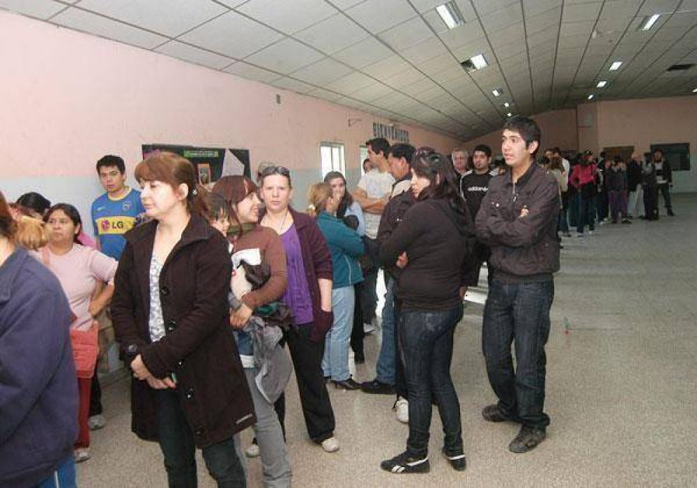 Cipolletti vivi� una jornada electoral a pleno