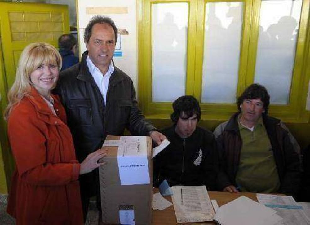 Scioli sac� una amplia ventaja