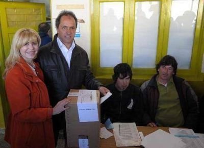 Scioli sac� una amplia ventaja