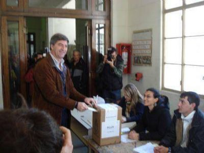 Javier Mor Roig emiti� su voto: �Va a ser algo parecido a lo que ocurri� en el 2007�