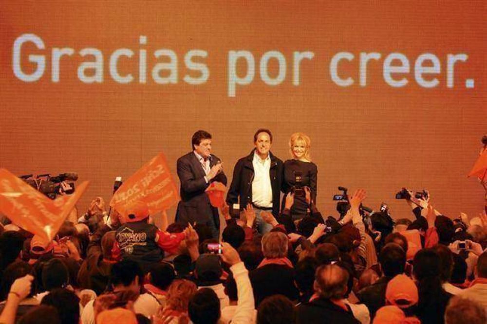 Scioli: "De Narv�ez hizo acuerdos que no generaron nada"