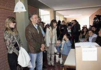 Para Basualdo, las elecciones de octubre est�n casi definidas