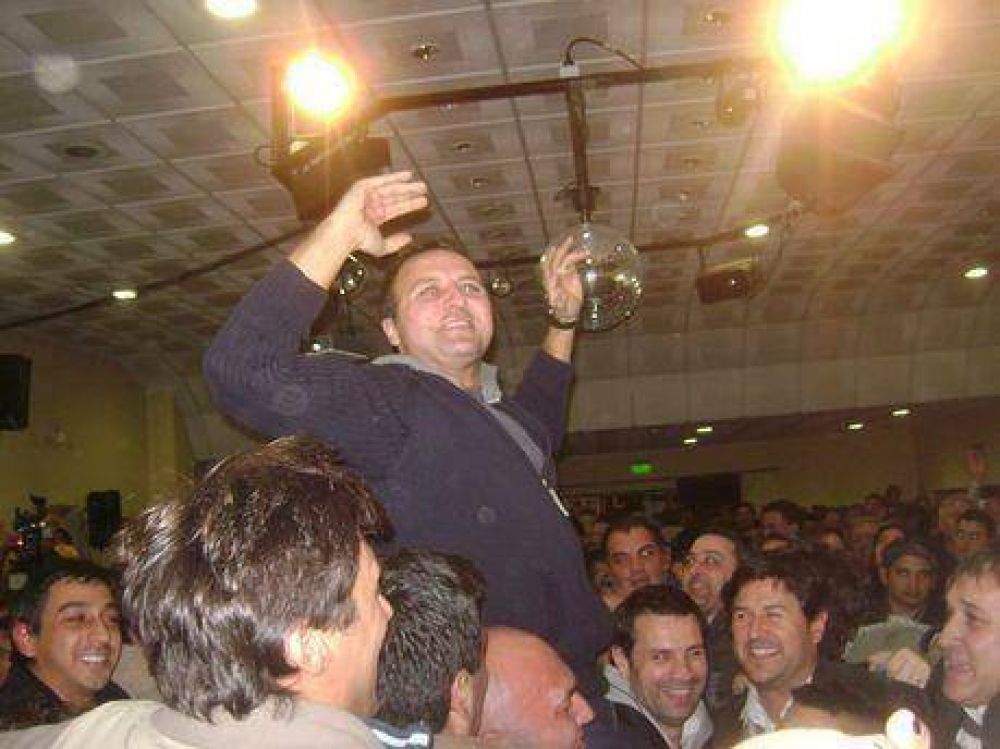 Ivoskus invit� a sus rivales del FPV para lograr �en octubre un triunfo m�s contundente�