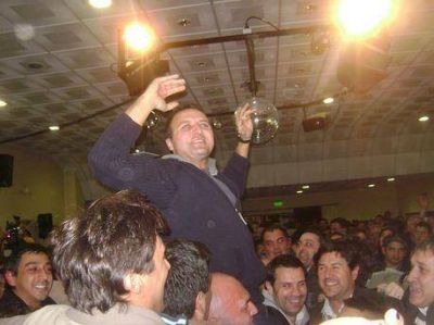Ivoskus invit� a sus rivales del FPV para lograr �en octubre un triunfo m�s contundente�