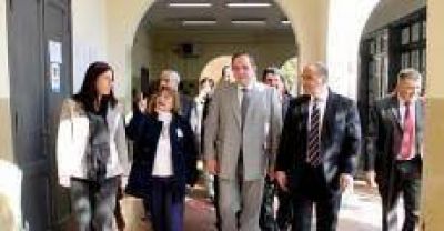 Alperovich festej� el triunfo K y ahora espera su re-reelecci�n