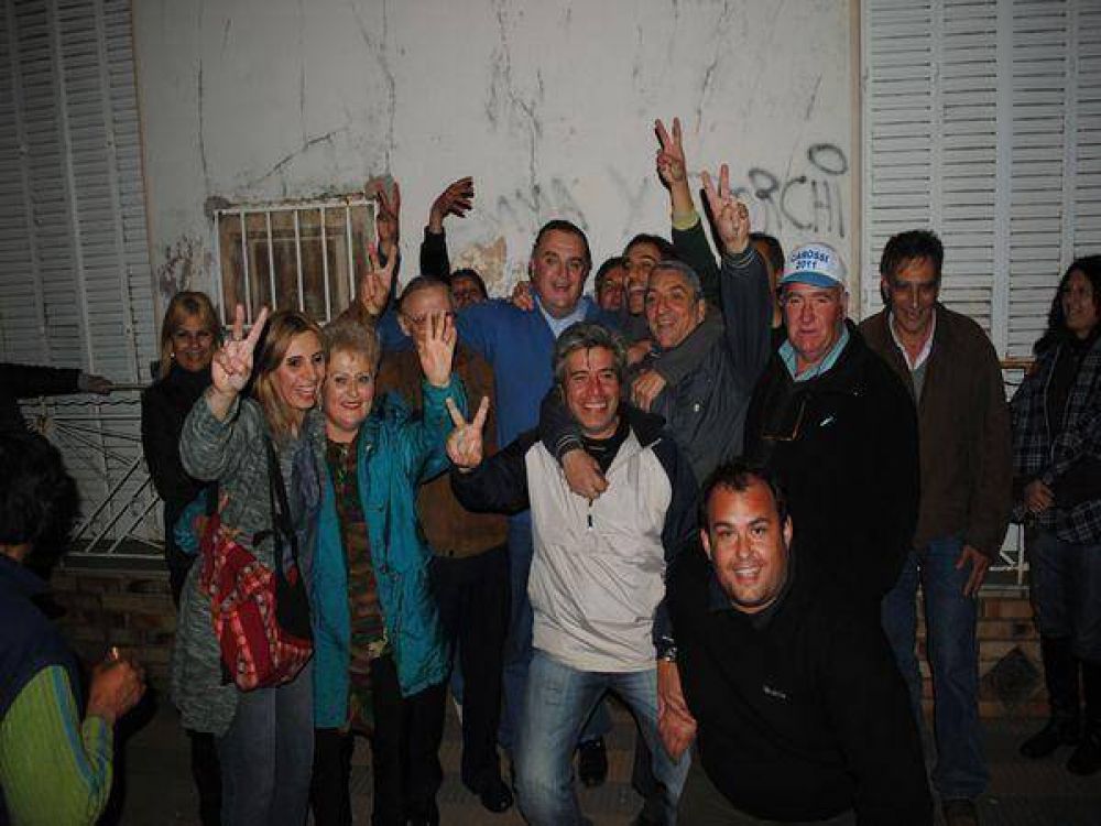 Catarata de votos: Contundente triunfo de Aldo Carossi