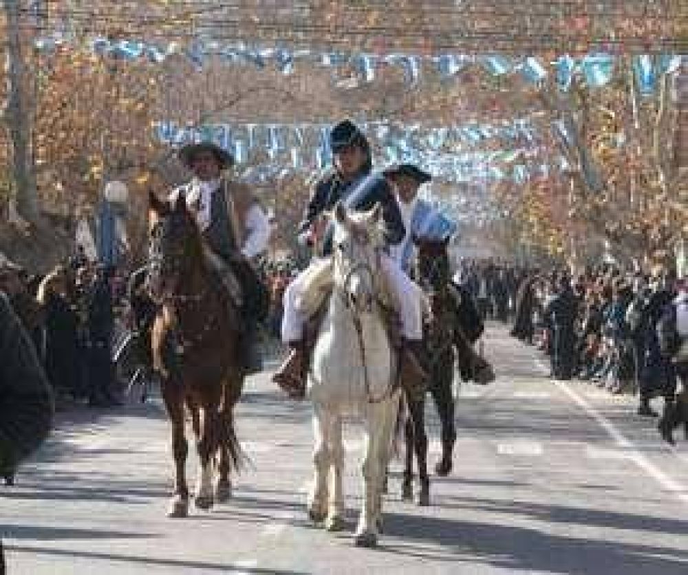 Para conmemorar la fecha, hoy habr� actos y el desfile pas� para el lunes