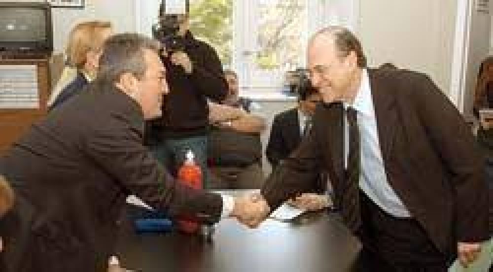 Breitenstein se reuni� con opositores