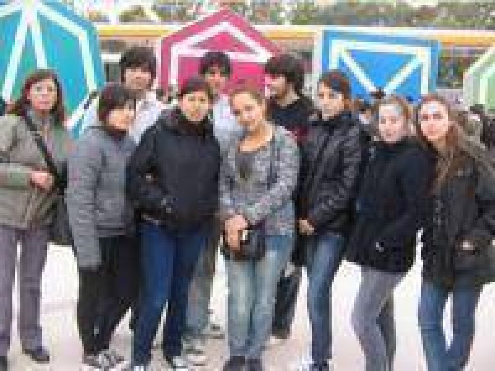 45 estudiantes chavenses viajaron a Tecn�polis  