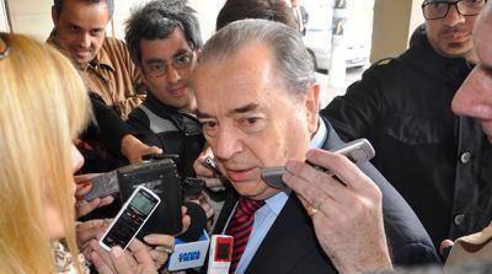 "No nos van a dividir por m�s que mientan", dijo el gobernador Jorge
